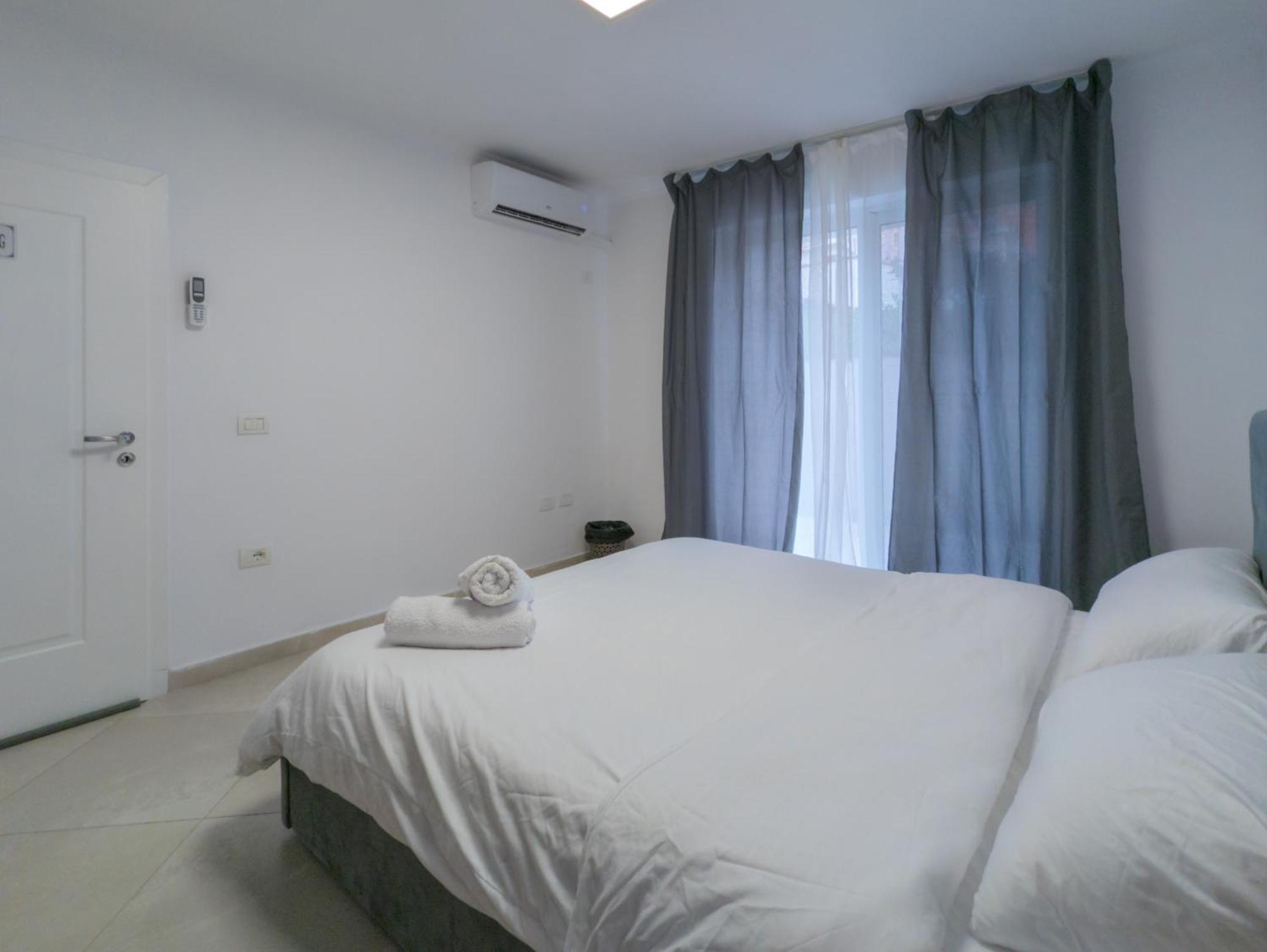 טיראנה Center Luxury Rooms מראה חיצוני תמונה